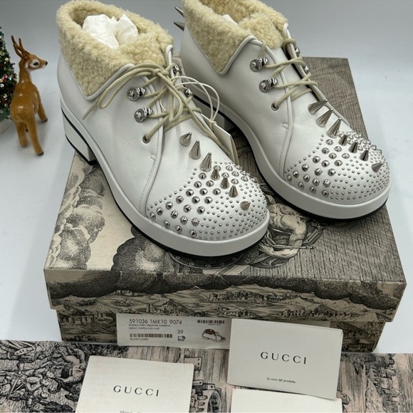Women’s Gucci spiked Sherling lined ankle boots size 39 made in Italy - Picture 3 of 9